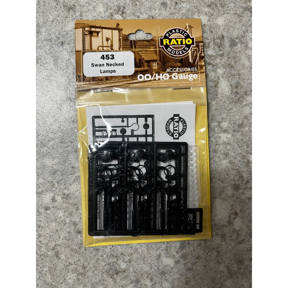 RATIO Plastic Models OO  HO Gauge Swan Necked Lamps  453 train accessory NEW